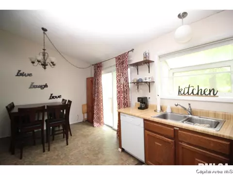 201 Bristol Dr, Springfield, IL 62702 photo 12