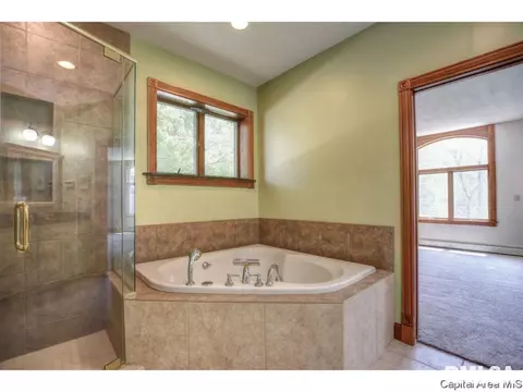3363 Spaulding Orchard Rd, Springfield, IL 62711 photo 13