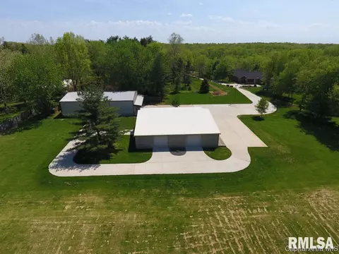 3363 Spaulding Orchard Rd, Springfield, IL 62711 photo 2