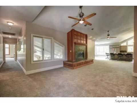 3363 Spaulding Orchard Rd, Springfield, IL 62711 photo 5