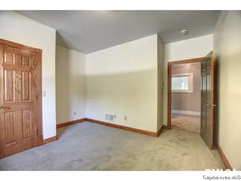 3363 Spaulding Orchard Rd, Springfield, IL 62711 photo 10