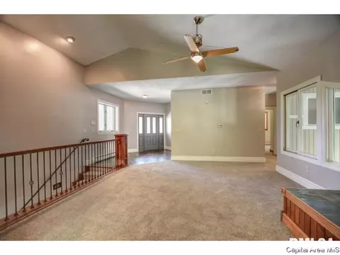 3363 Spaulding Orchard Rd, Springfield, IL 62711 photo 4