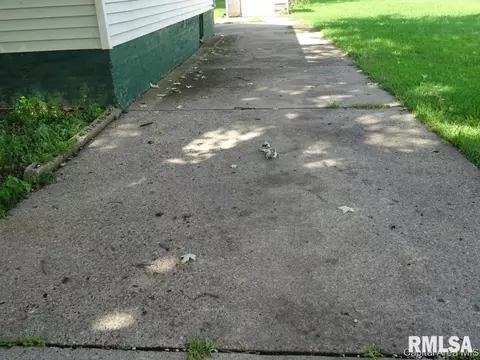 1321 N 15th St, Springfield, IL 62702 photo 8