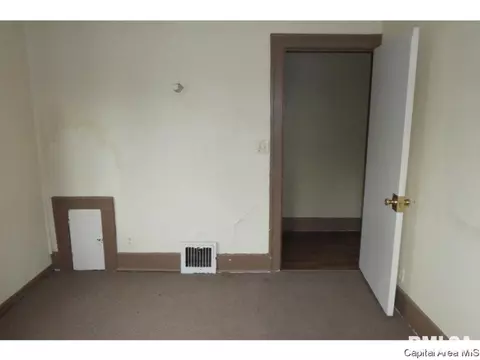525 Broad Pl, Springfield, IL 62703 photo 12