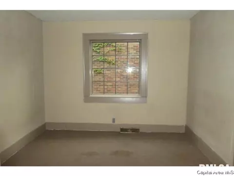 525 Broad Pl, Springfield, IL 62703 photo 9