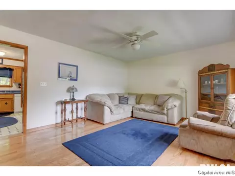 228 Tulip, Springfield, IL 62707 photo 2