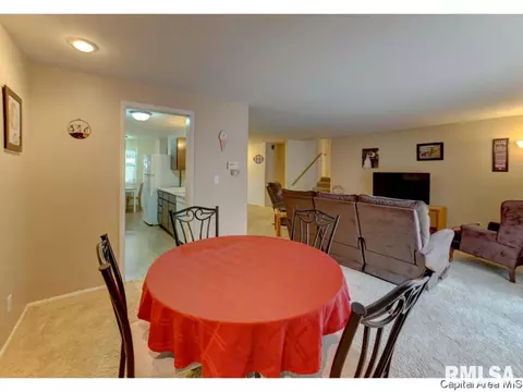 2008 Clubview Dr, Springfield, IL 62704 photo 10