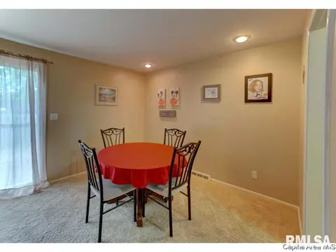 2008 Clubview Dr, Springfield, IL 62704 photo 9