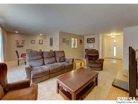 2008 Clubview Dr, Springfield, IL 62704 photo 8