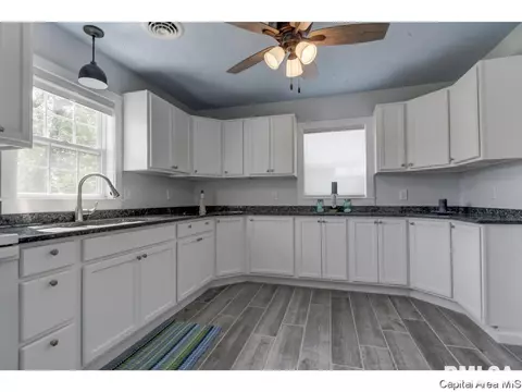 2205 S 1st St, Springfield, IL 62704 photo 15