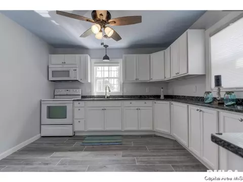 2205 S 1st St, Springfield, IL 62704 photo 16