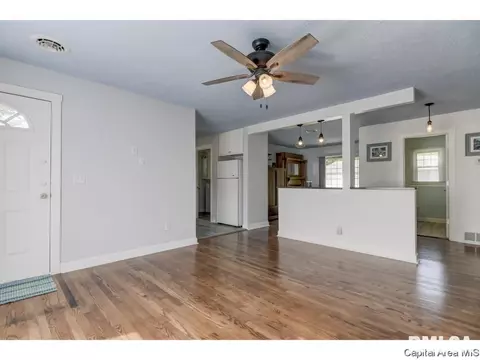 2205 S 1st St, Springfield, IL 62704 photo 6
