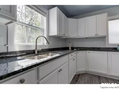 2205 S 1st St, Springfield, IL 62704 photo 13
