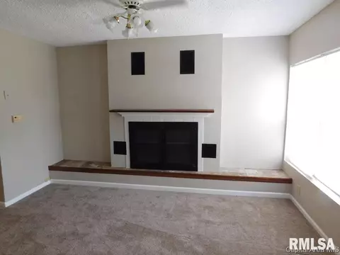 1615 E Kys, Springfield, IL 62702 photo 3