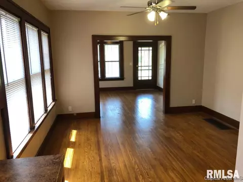 1139 W Washington St, Springfield, IL 62702 photo 4