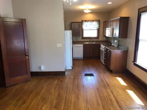 1139 W Washington St, Springfield, IL 62702 photo 5