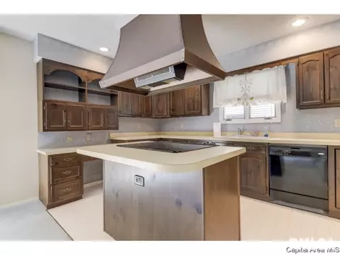 66 Crusaders, Springfield, IL 62704 photo 10