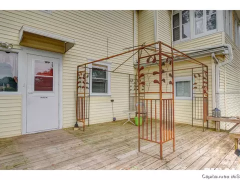 1025 W Edwards St, Springfield, IL 62704 photo 8