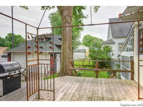 1025 W Edwards St, Springfield, IL 62704 photo 7