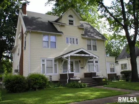 1025 W Edwards St, Springfield, IL 62704 photo 2