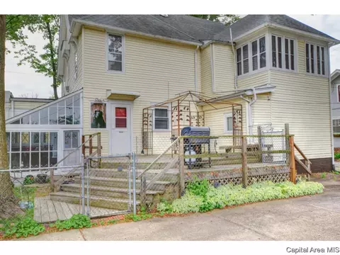 1025 W Edwards St, Springfield, IL 62704 photo 5
