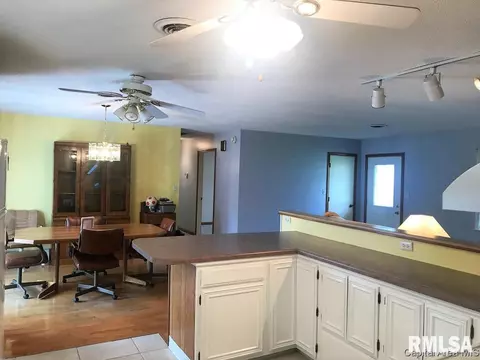 2 Illmo Dr, Springfield, IL 62711 photo 8