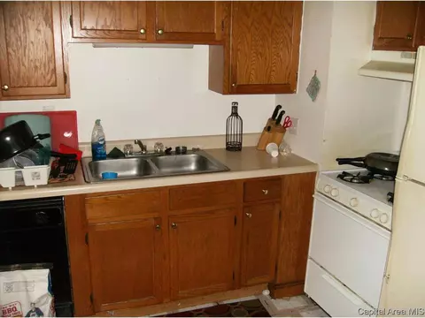 1817 S Spg, Springfield, IL 62704 photo 5