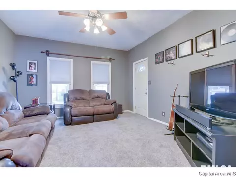 2124 N 16th St, Springfield, IL 62702 photo 3
