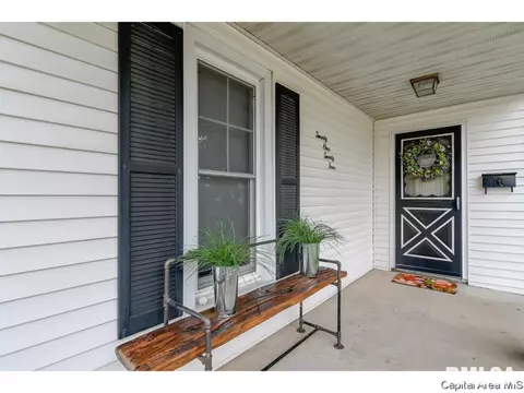 2124 N 16th St, Springfield, IL 62702 photo 2