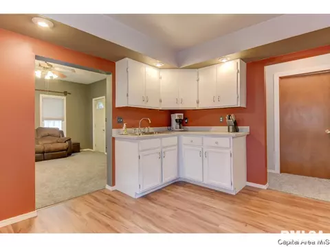 2124 N 16th St, Springfield, IL 62702 photo 11