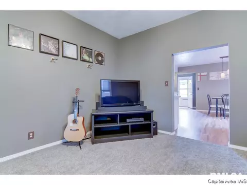 2124 N 16th St, Springfield, IL 62702 photo 6