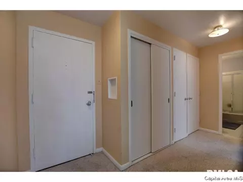 718 S 7th St #101, Springfield, IL 62703 photo 6