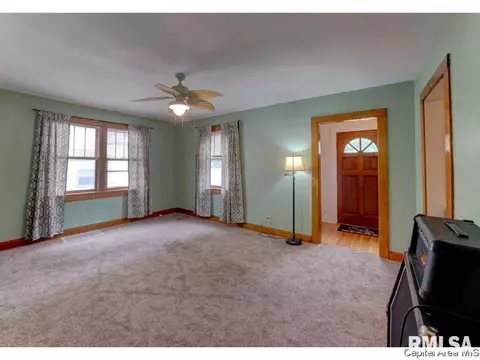 1421 Mossman Ave, Springfield, IL 62702 photo 4