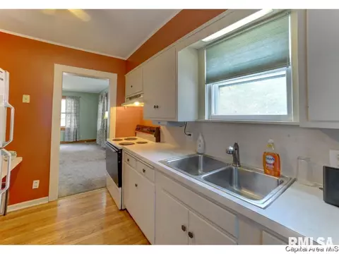 1421 Mossman Ave, Springfield, IL 62702 photo 8