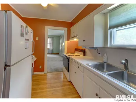 1421 Mossman Ave, Springfield, IL 62702 photo 9