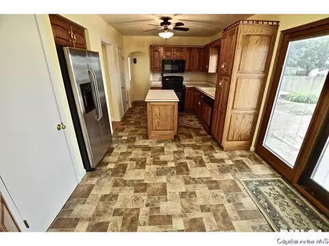 2315 State, Springfield, IL 62704 photo 14