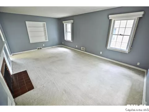 2315 State, Springfield, IL 62704 photo 5