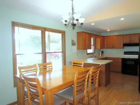 1104 Mildred, Springfield, IL 62712 photo 5