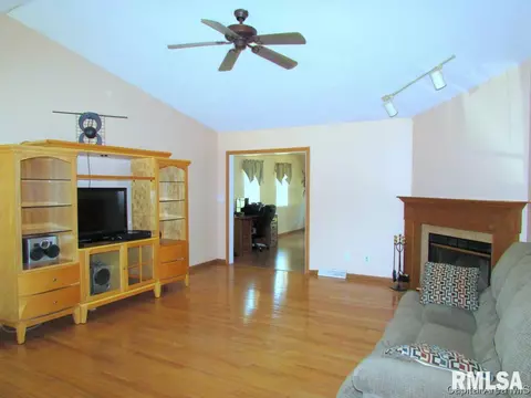 1104 Mildred, Springfield, IL 62712 photo 2