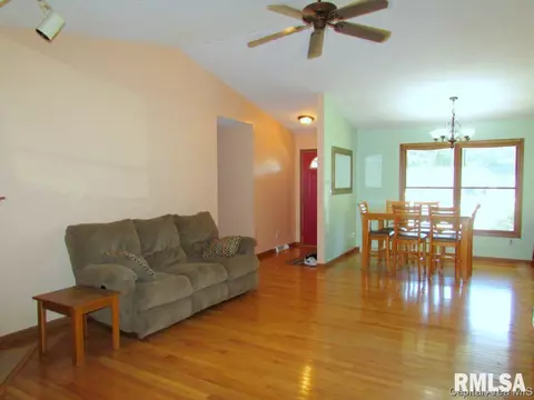 1104 Mildred, Springfield, IL 62712 photo 3