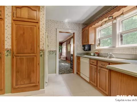 2836 E Lake Shore Dr, Springfield, IL 62712 photo 8