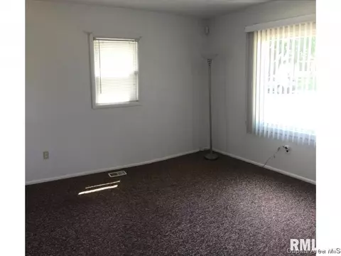 31 Dawn Dr, Springfield, IL 62702 photo 2