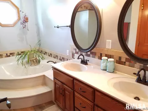 3986 Rochester Rd, Springfield, IL 62712 photo 30