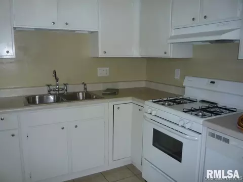 192 Archer Ave, Springfield, IL 62704 photo 4