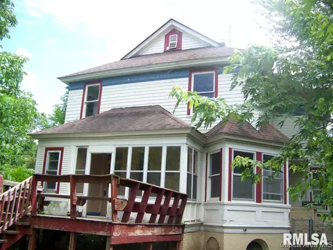 103 E Palm St, Roodhouse, IL 62082 photo 2