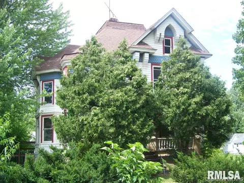 103 E Palm St, Roodhouse, IL 62082 photo 1
