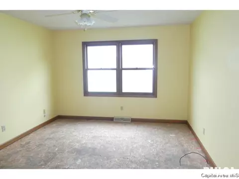 2520 Austin Dr, Springfield, IL 62704 photo 9