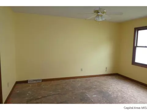2520 Austin Dr, Springfield, IL 62704 photo 8