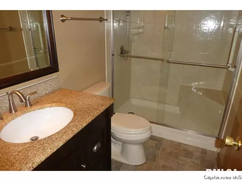 2520 Austin Dr, Springfield, IL 62704 photo 7