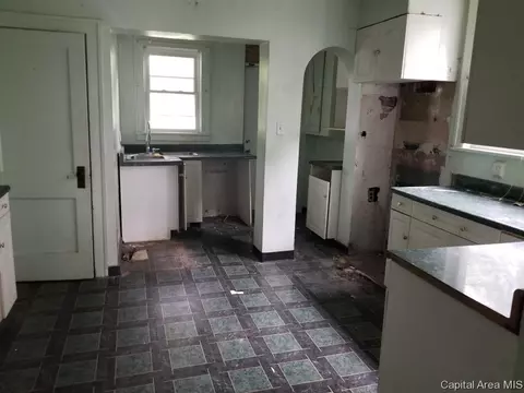 1525 S 4th St, Springfield, IL 62703 photo 6